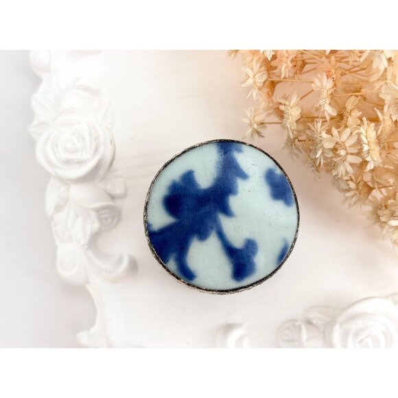 Japanense Handmade Blue Ceramic Floral Painted Oval Trinket | jewelry | Ring Box - Picture 7 of 15